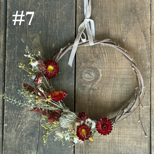 #7 dried wreath red gold strawflower